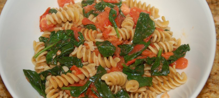 Pasta with Fresh Spinach and&nbsp;Tomatoes